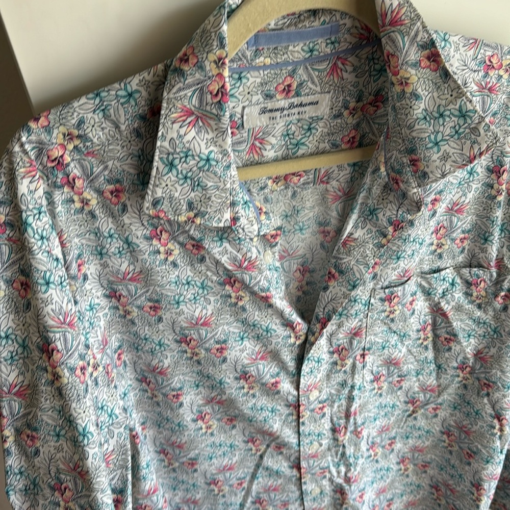 The siesta key Tommy Bahama, super comfortable, light weight for hot summer